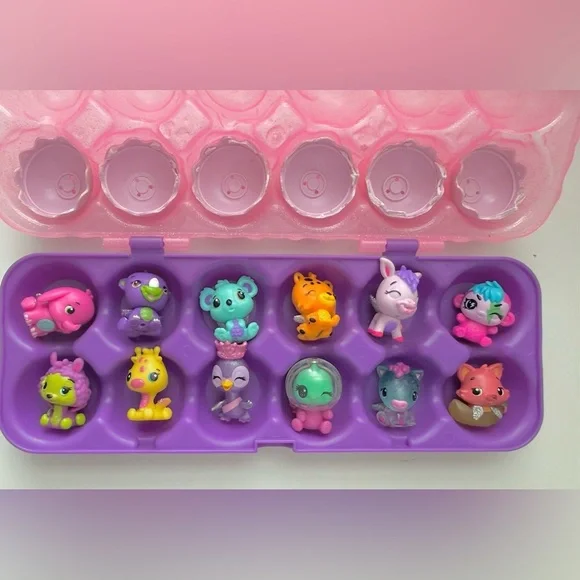 Hatchimal Bundle - 70+ pieces including accessories - Picture 2 of 9